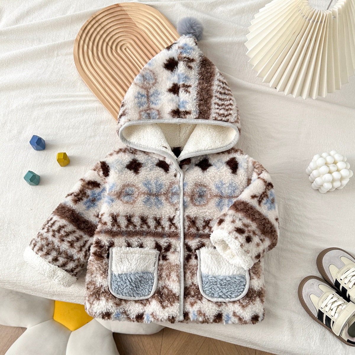 女童冬季羊羔绒外套2025新款儿童宝宝韩版连帽外套潮6783