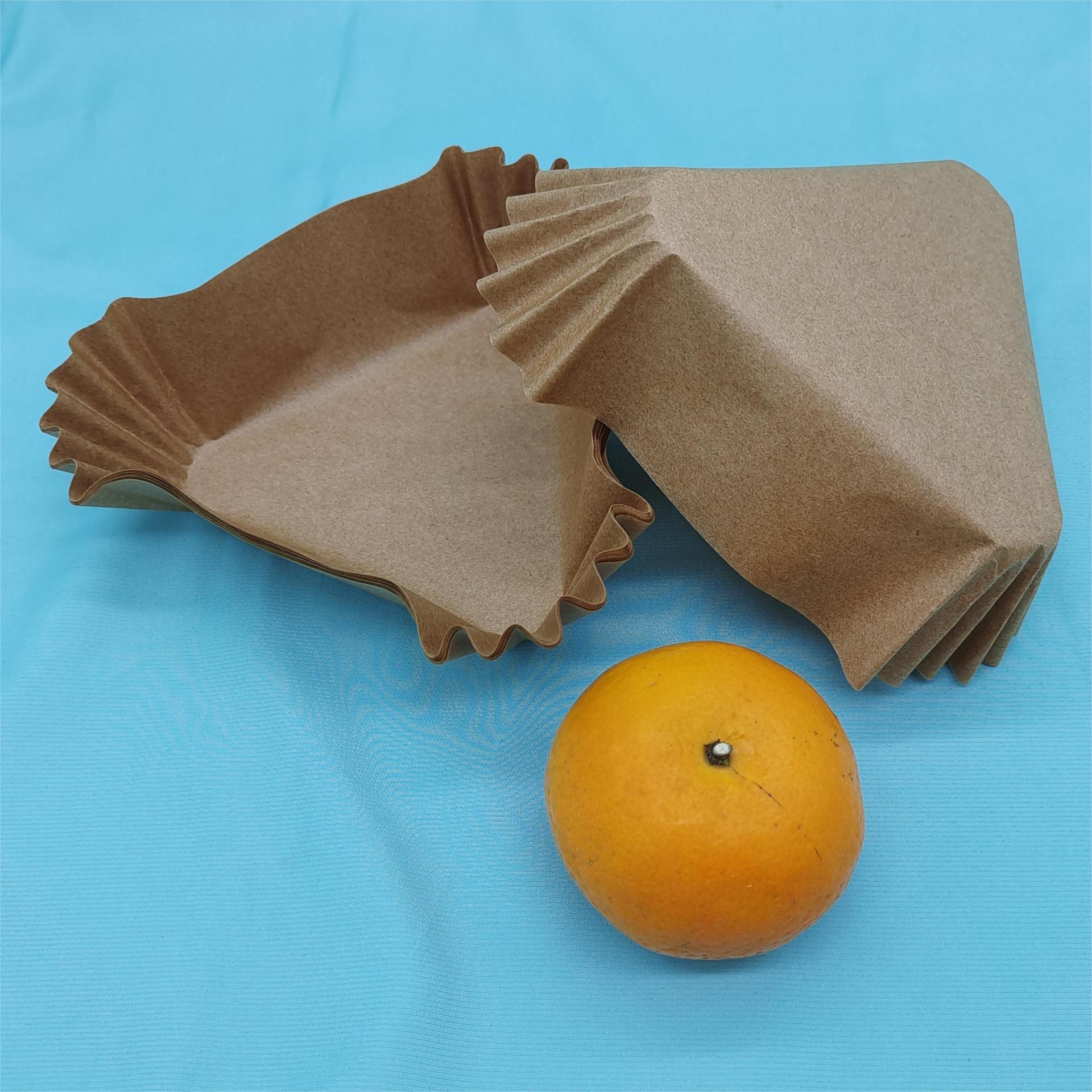 厂家直供食品级40克双面硅油纸正三角蛋糕纸托 正三角形蛋糕纸膜