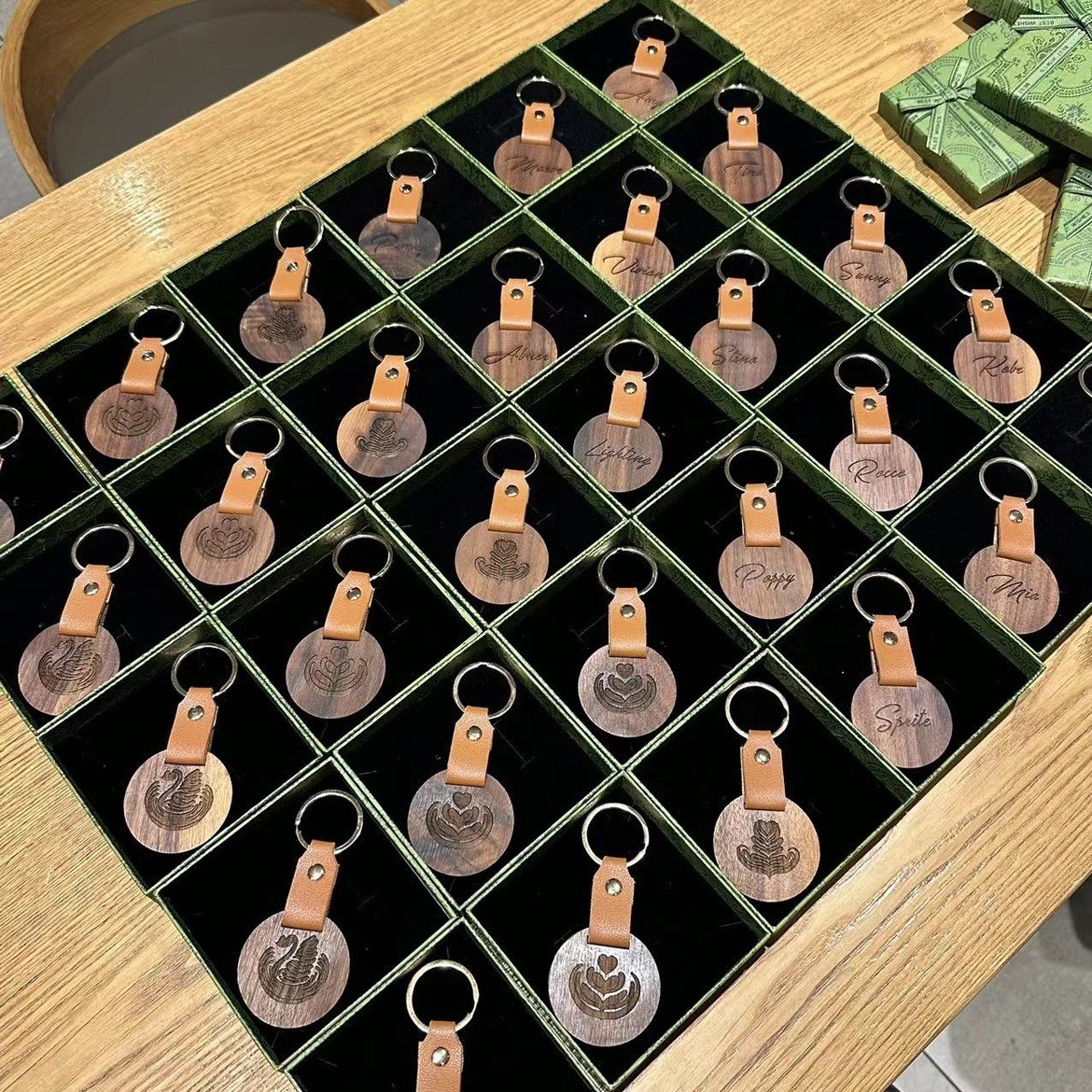 Hotel Logotipo Pareja Colgante Graduación Matrimonio Recuerdos B & B Madera maciza Llavero Número de habitación