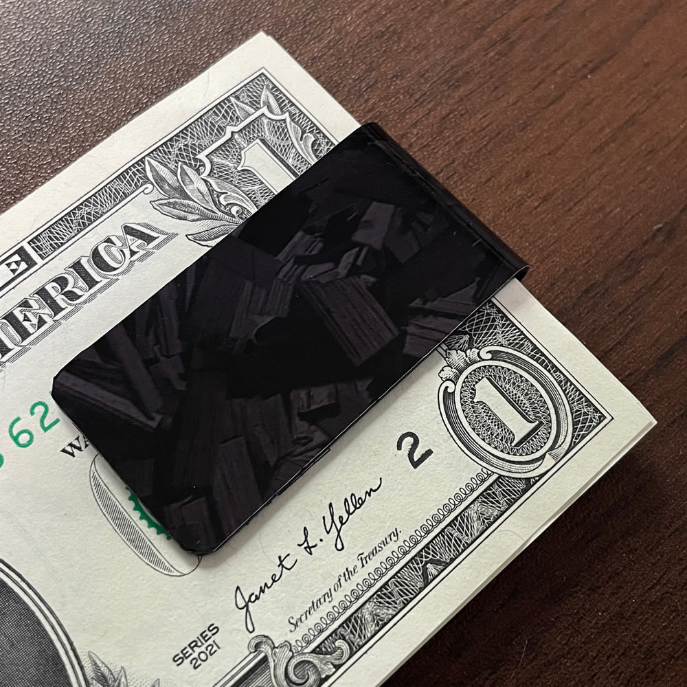 은백색 검정 줄무늬