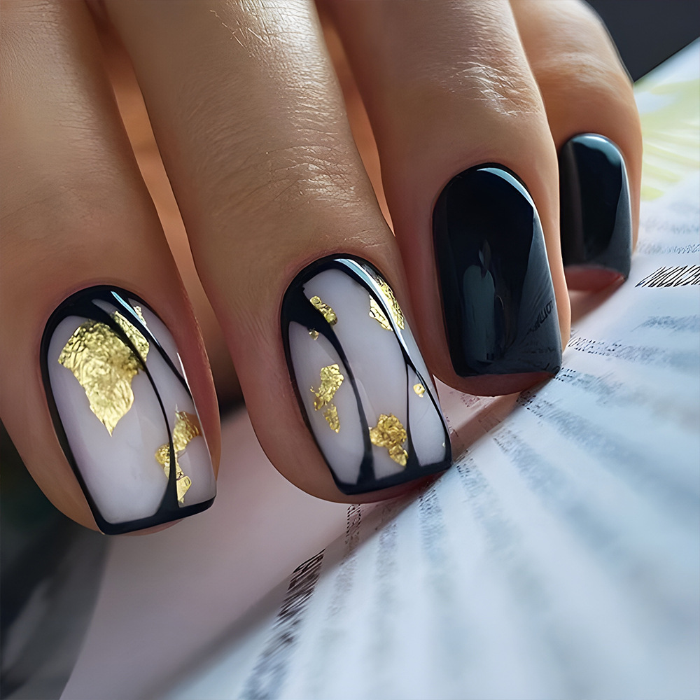 Ventas transfronterizas calientes de estilo de vestir de estilo europeo de manicura de lámina de oro parches de uñas negras para vestir una sensación de alto nivel de otoño