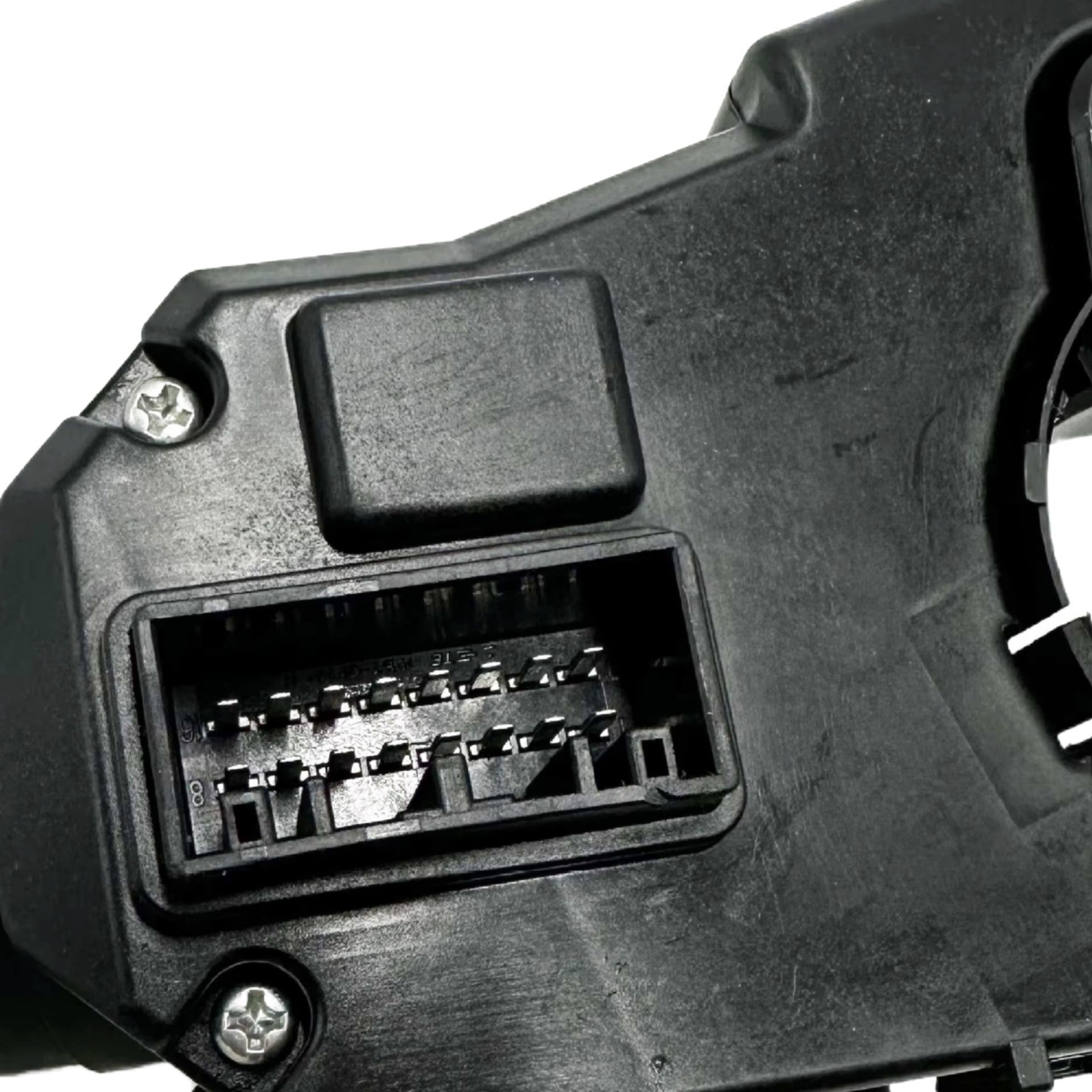 93400C9950 is suitable for the Hyundai CRETA headlight control switch, which automatically turns on the lights and wipers