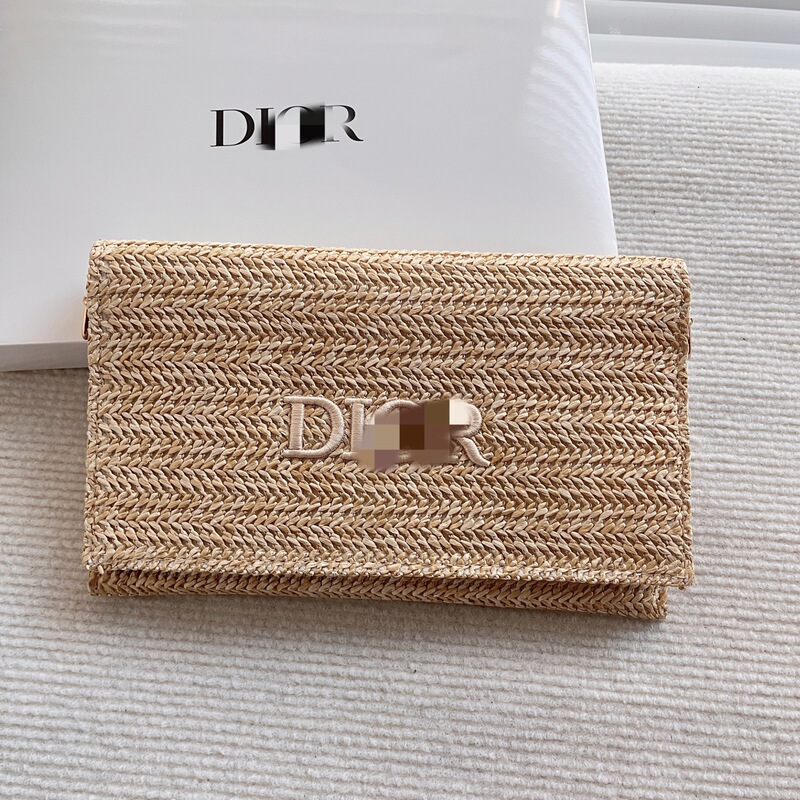 23 Summer New D Full Gift Golden Straw Bag Storage Bag Large Capacity Clutch Bag Portable Cosmetic Bag Transformation