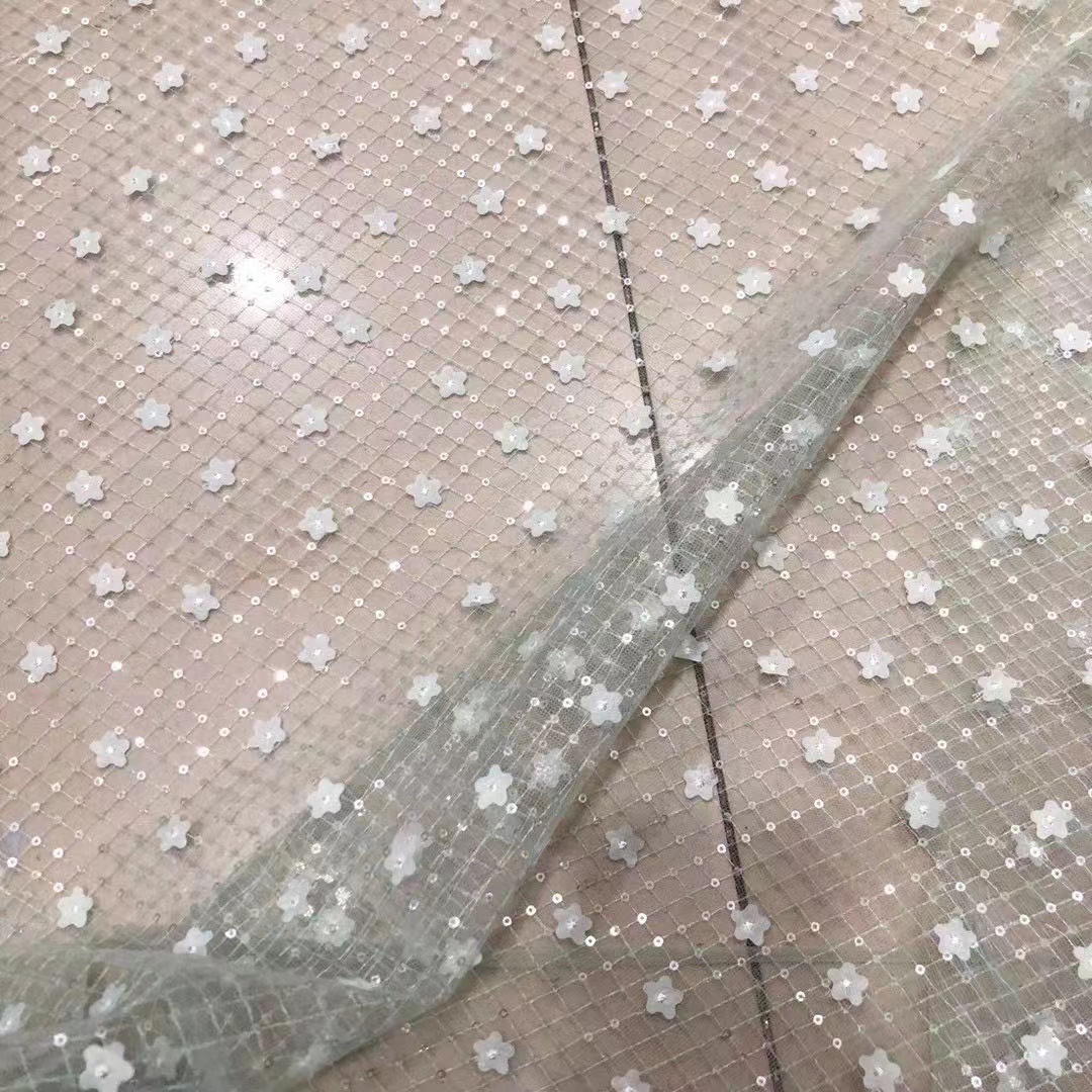 新品メッシュスパンコール刺繍生地立体梅花玩具人形子供服ワンピースレース刺繍生地