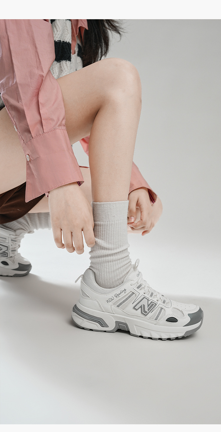 Giày sneaker nam đế dày phong cách thể thao thoáng khí — 589 Đen Trắng chi tiết 10