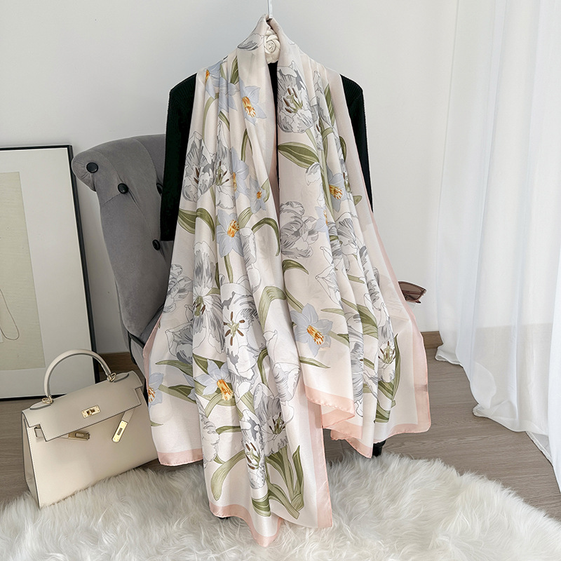 Nueva bufanda de seda estampada de satén de seda babero nuevo estilo exterior de verano chal de viaje protección solar bufanda de seda larga bufanda de estilo occidental para mujer