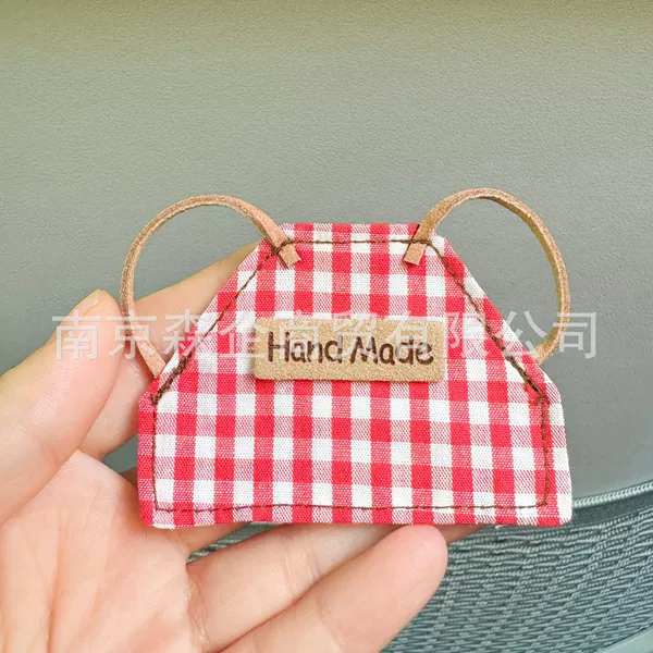 Retro red plaid apron (Hand post)