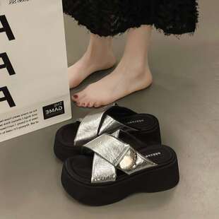 8cm��ײ�ʺ�Л���ЬŮ�ļ��⴩2025�¿�С�����ɸ�ܛ�����ߛ�Ь