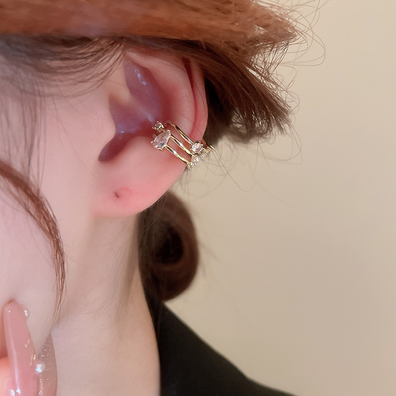 Pinzas de oreja en forma de C de circón galvanizado de oro real coreanas, pequeñas y exquisitas pinzas de hueso de oreja de todo fósforo, sin orejas perforadas, pendientes de nicho para mujeres