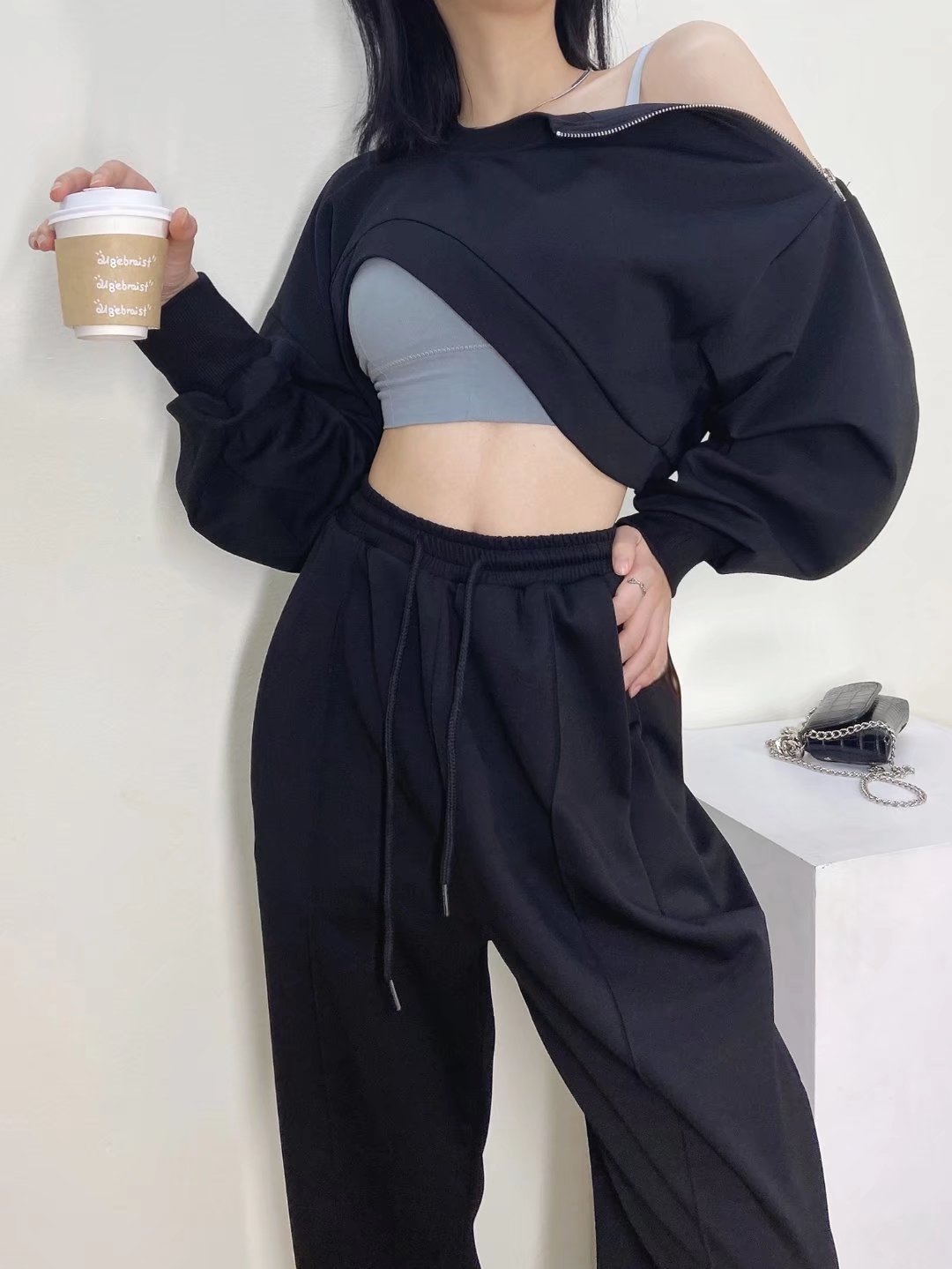 黑色 (1).jpg