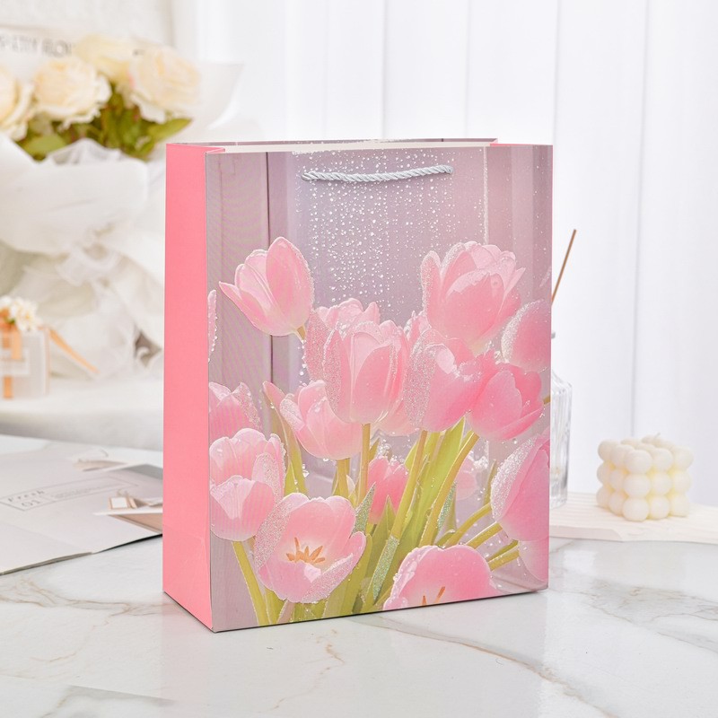 Bolsa de regalo de tulipán rosa, embalaje de regalo de mano de tulipán fresco de color, hermosa bolsa de regalo de cumpleaños en polvo