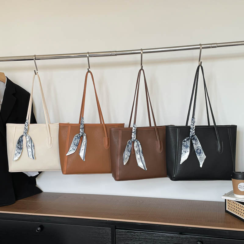 Cross-border 2026 nuevo otoño invierno bolso simple de gran capacidad de mujer bolso de hombro universal bolso de viaje de trabajo ocio
