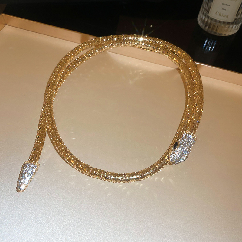 Brazalete transfronterizo de collar de serpiente enrollado con diamantes de alta calidad, diseño de cadena de clavícula atmosférica europea y americana, collar de temperamento de sentido femenino