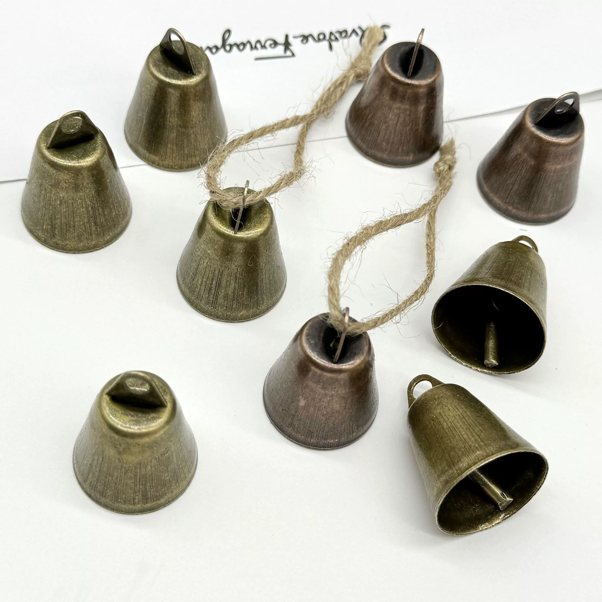 Ретро Бронзовый колокольчик Колокольчик Колокольчики украшения металлический маленький колокольчик DIY ювелирные аксессуары рождественские украшения