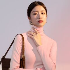 徳絨毛高襟の底のシャツの両面は毛を磨いて山の襟の純色の保温の中で秋冬の新型の女性の長袖のtシャツを掛けます。