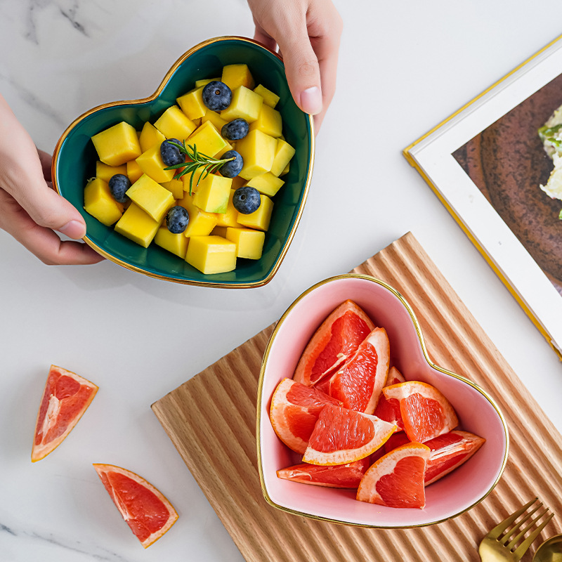 Nórdico creativo lindo corazón tazón hogar vajilla merienda melocotón corazón tazón rojo cerámica postre ensalada de frutas tazón