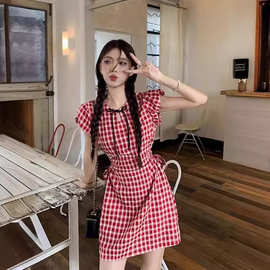 法式红色格子短袖连衣裙女夏季小众设计辣妹镂空收腰裙子气质短裙