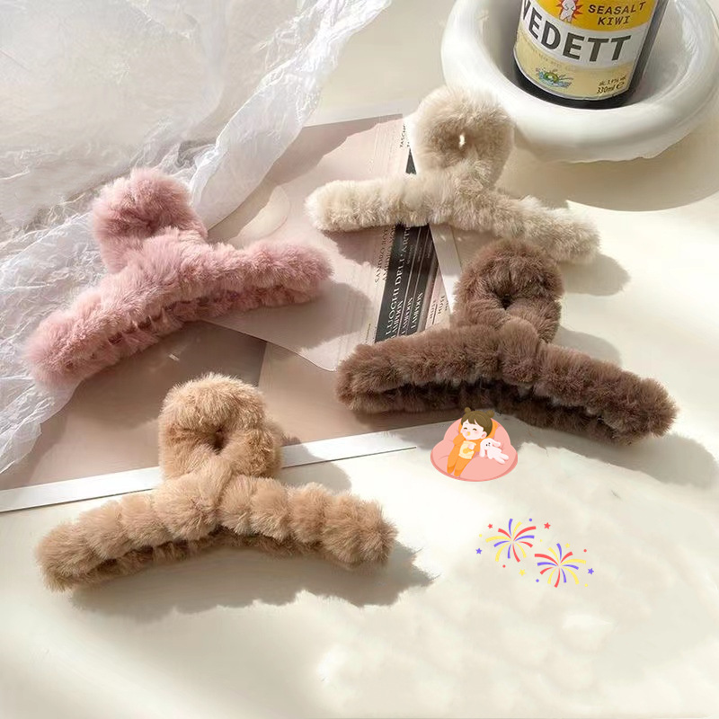 かわいい真珠のぬいぐるみのクリップの後頭部の秋冬の髪飾りのカードの甘い髪は大きいサイズのサメのクリップの少女のクリップをつかみます。