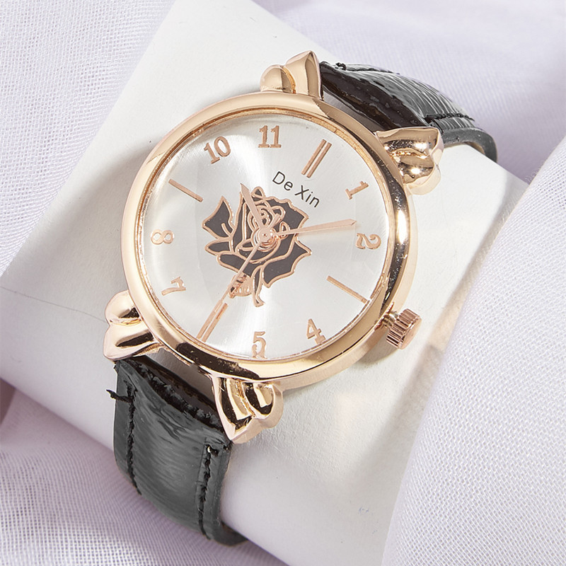 Tiktok nuevo estilo coreano de La Flor de las mujeres elegante reloj de cuarzo reloj de aleación de moda correa de las mujeres en stock al por mayor