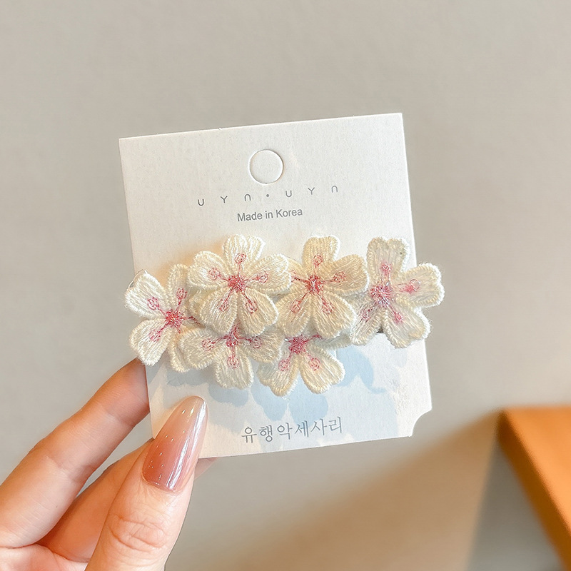 Primavera nuevo estilo flor de cerezo bordado flor horquilla para el cabello exquisito tocado para niños accesorios para el cabello temperamento suave clip lateral clip BBB al por mayor
