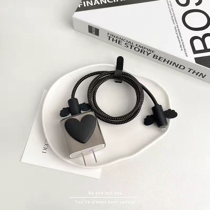 Aplicable a la cubierta protectora del cable de datos iPhone13/14/15 cubierta protectora estándar europea y americana de Apple 20W cargador