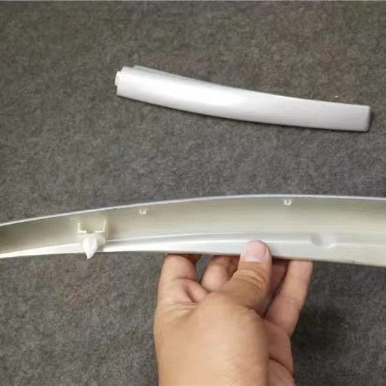 Suitable for 2016-2021 new model Qashqai luggage rack cover plug, new Qashqai roof rack accessories, original factory model