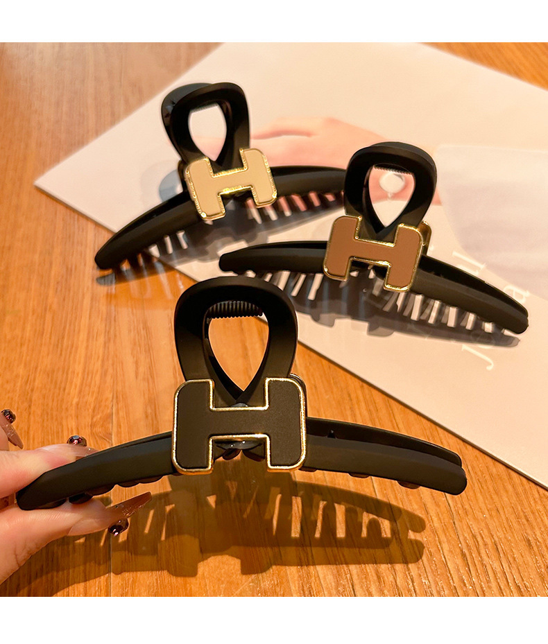 South Korean Advanced Grip Women's 2023 New Headwear Large Hairpin Back Spoon Pan Hair Shark Clip_voghion.com
