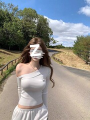 2025南意情书 斜肩针织衫女设计感秋冬羊毛混纺修身长袖上衣其他