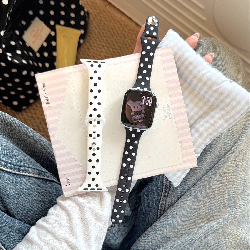 Large polka dot slim waist silicone strap suitable for Apple iwatch10S11 watch applewatch9876SE Large polka dot slim waist silicone strap suitable for Apple iwatch10S11 watch applewatch9876SE