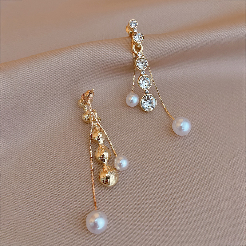 fashion retro rhinestone pearl tassel long alloy drop earringspicture4