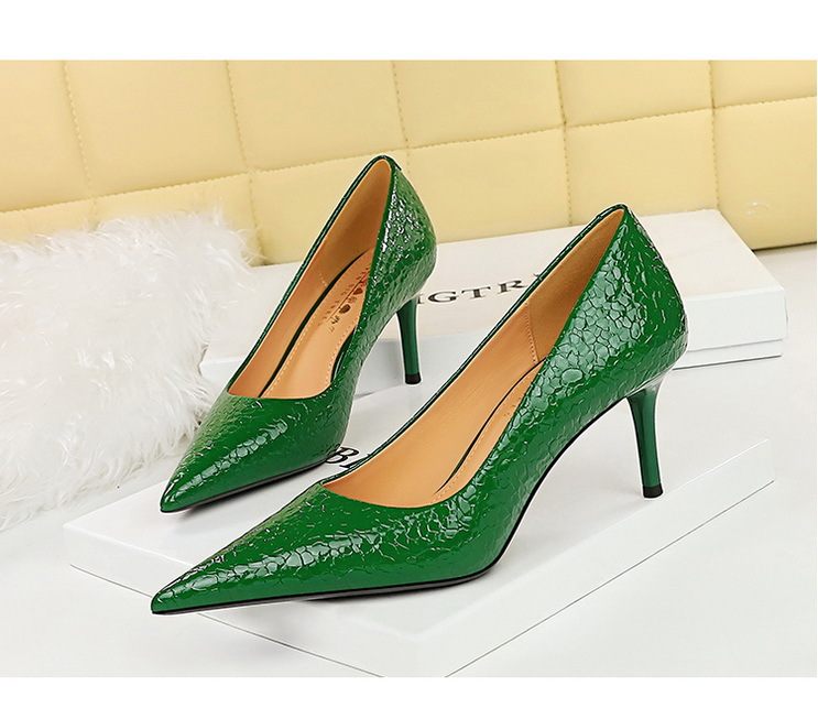 Stone patent leather women's high heels with pointed points_voghion.com
