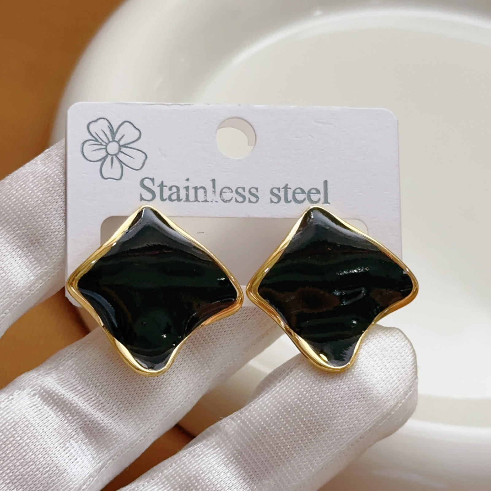 Venta caliente transfronteriza Pendientes cuadrados irregulares simples y de moda de acero inoxidable Pendientes de temperamento de diseño de nicho