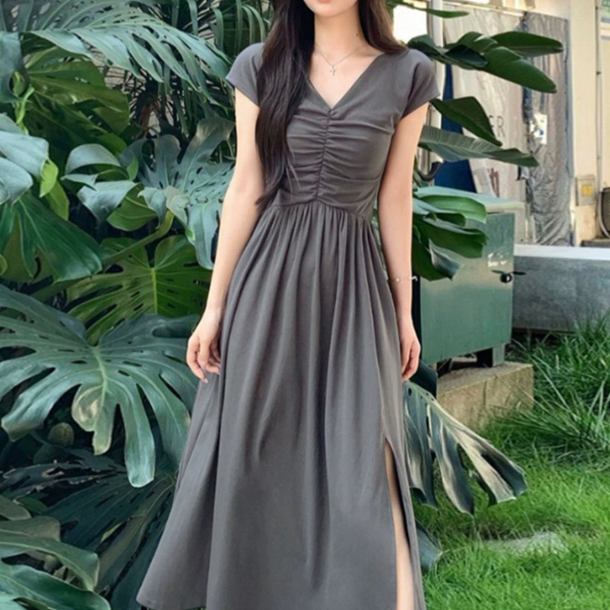 2025 новый ретро стиль платье с V-образным вырезом и поясом в стиле Хепберн, летнее платье для перерыва на чай, французская высококачественная длинная юбка с разрезом