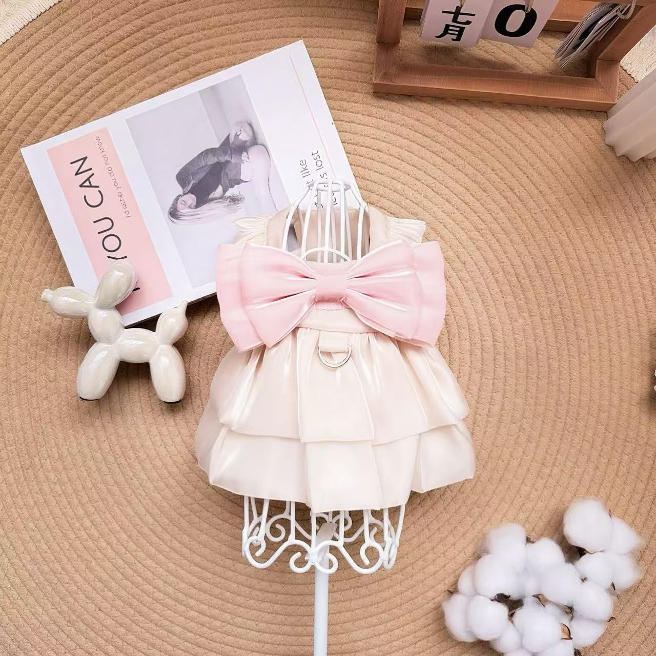 베이지 더블 레이어 화이트 스커트