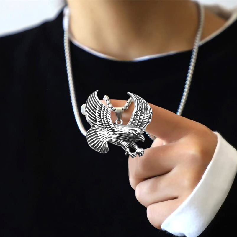 Stainless pendant, titanium steel flying eagle necklace, men's best-selling hang tag necklace_voghion.com