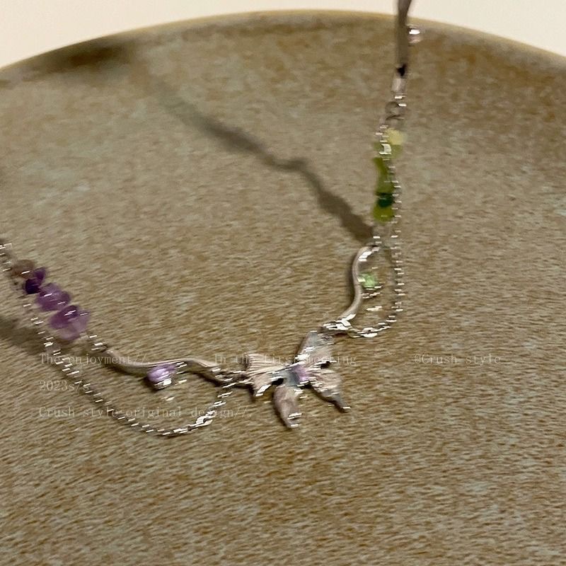 Collar de mariposa de piedra triturada, collar de estilo de moda, accesorios de estilo de moda, accesorios de mujer, collar de clavícula.