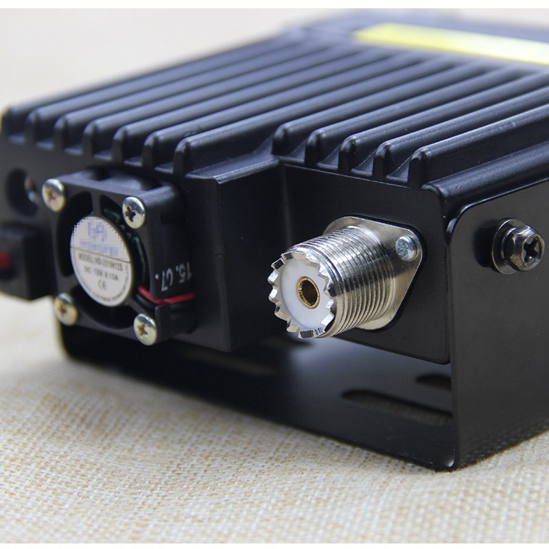 QYT quanyitong KT-8900R mini radio de coche 25W de tres frecuencias UV segmento Amateur Radio intercomunicador