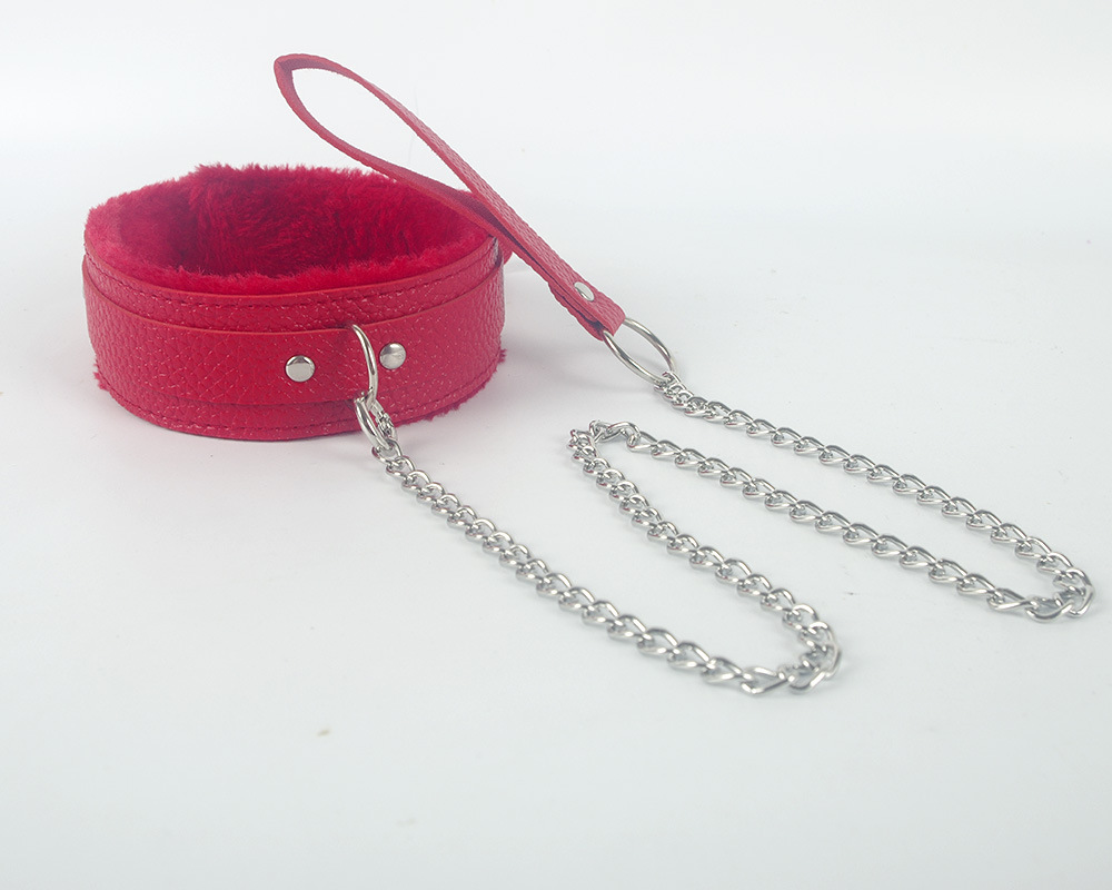 Collier sexy en cuir avec pinces en peluche et harnais de cou_voghion.com