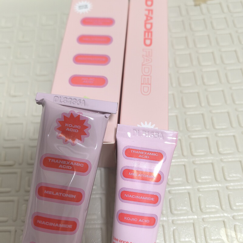 跨境爆款Top Faded Brightening万㴰膏褪色亮肤清透精华液黄油面|undefined