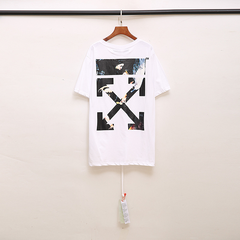 [Código Europeo] de flecha de gradiente clásico disuelto línea de advertencia de graffiti ow marca de moda pareja religiosa Camiseta de manga corta