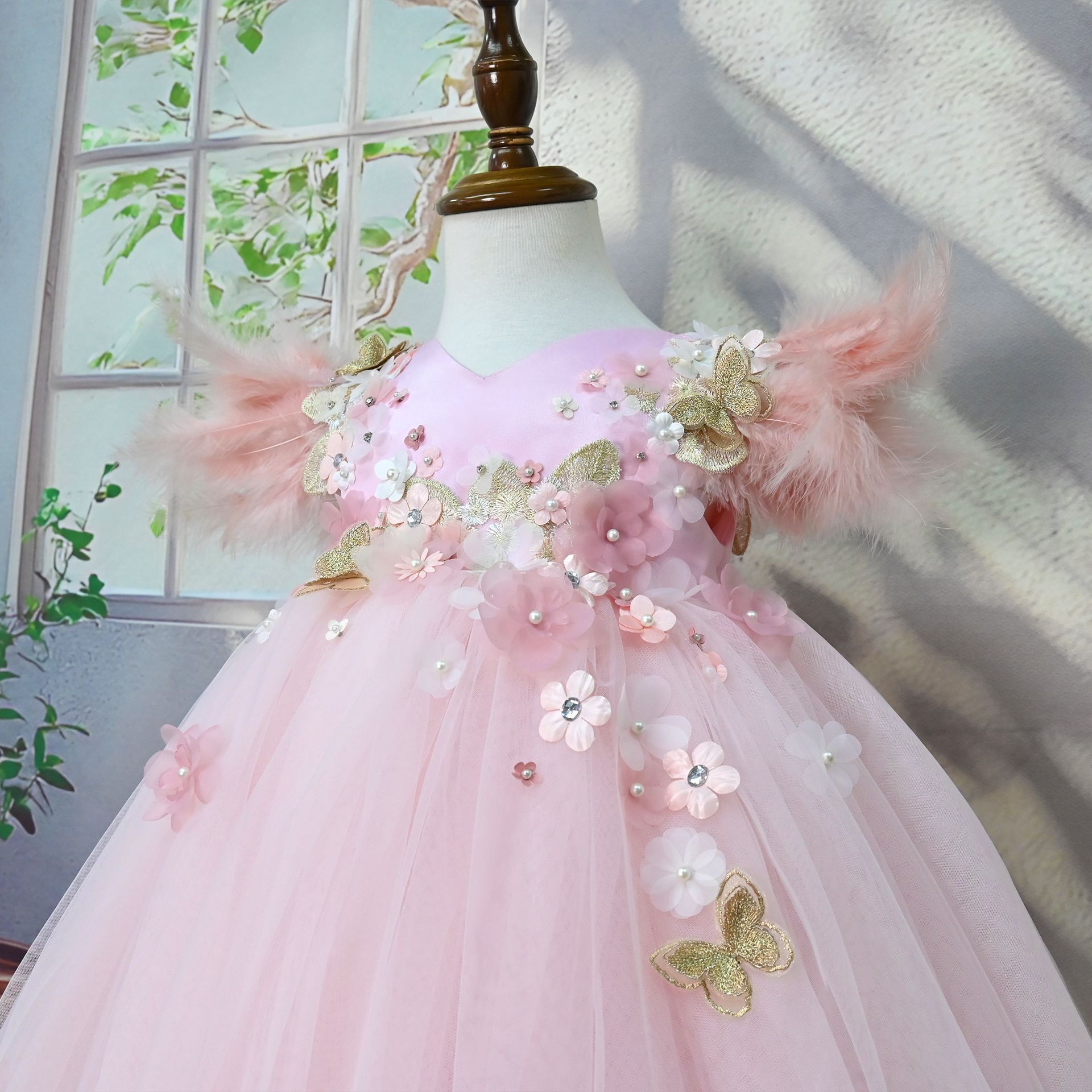 Robe de princesse en tulle à plumes et appliqués pour fille_voghion.com