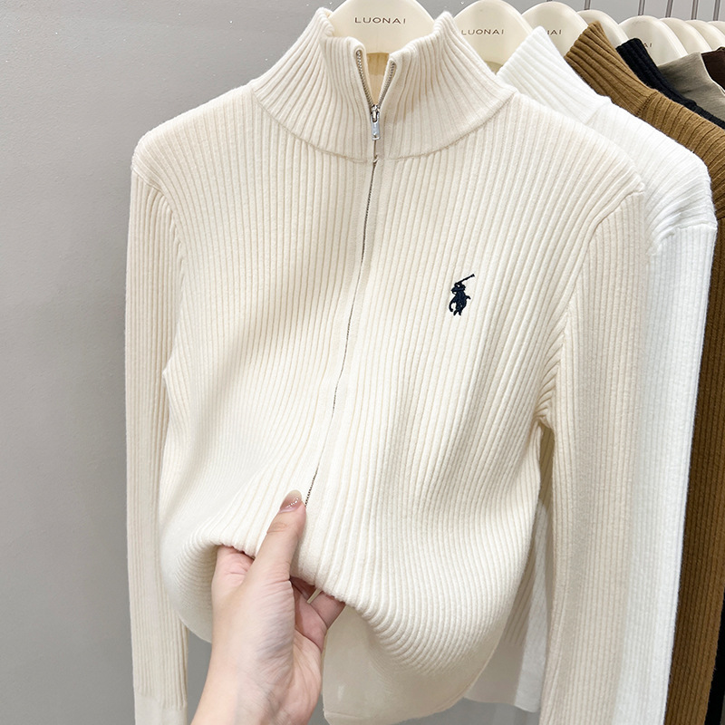 Thickened Zipper Embroidered Sweater Cardigan Women's Sweater Long-sleeved Autumn New Knitted Coat Black Short Top Thickened Zipper Embroidered Sweater Cardigan Women's Sweater Long-sleeved Autumn New Knitted Coat Black Short Top
