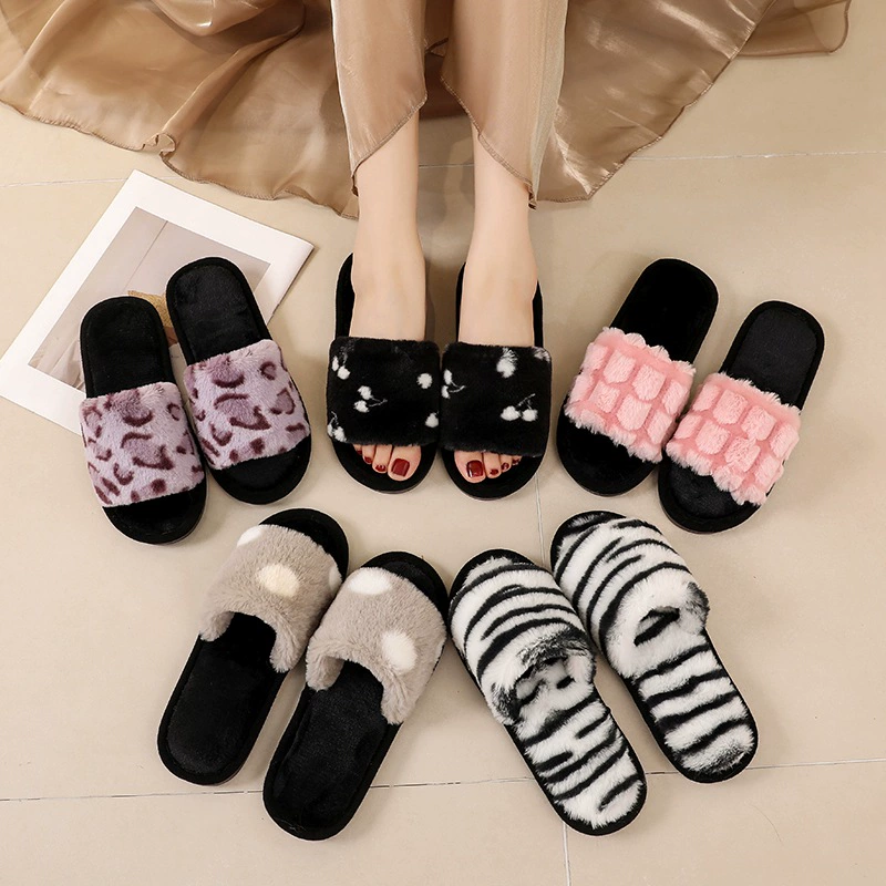 Пушистые тапочки с леопардовым принтом в сказочном стиле для женщин Верхняя одежда Осень 2023 Новый стиль Плюшевые комнатные ленивые хлопковые тапочки с одним словом и кондиционером