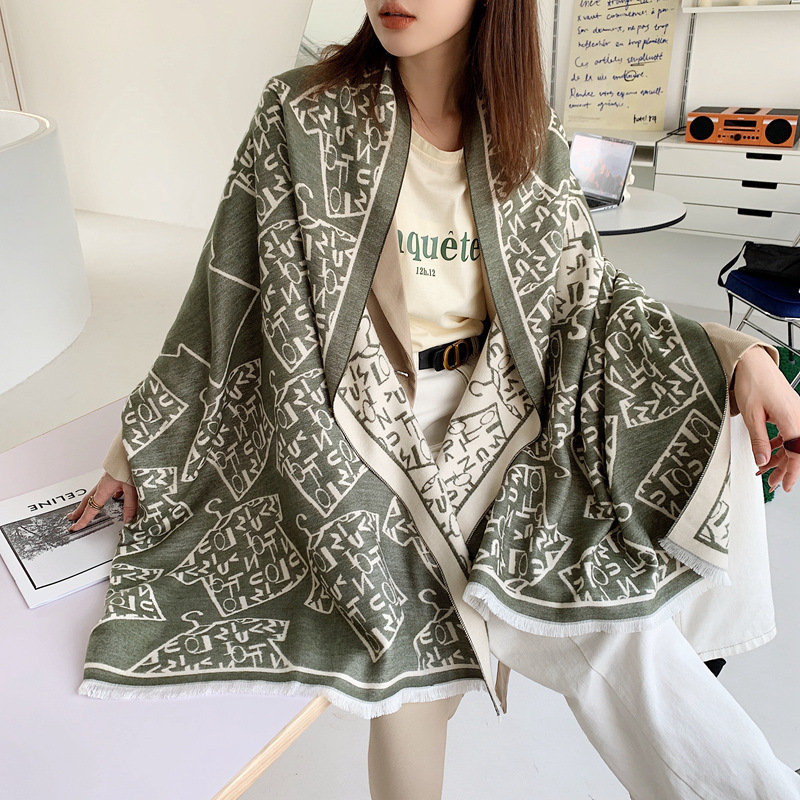 网红可爱少女仿羊绒围巾秋冬季加厚字母印花披肩外搭两用围脖跨境