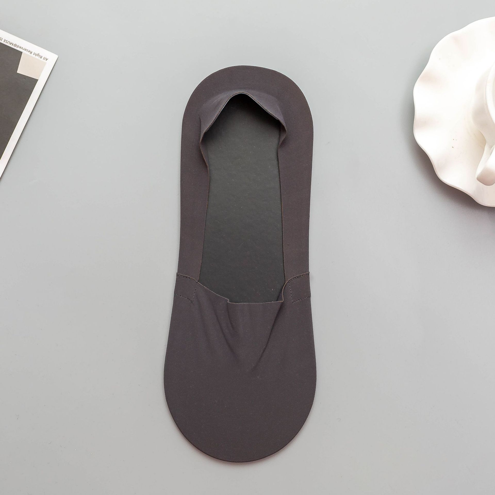 Calcetines invisibles del tobillo de la parte inferior de la caída del pelo del corte arbitrario de los hombres del talón de la silicona de los hombres invisibles del verano