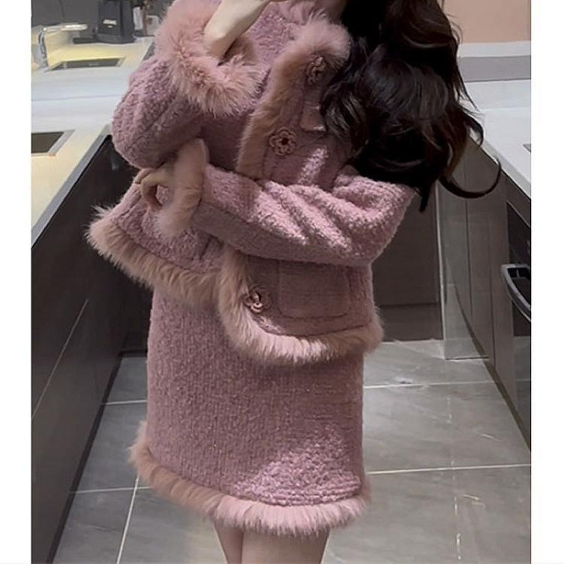 프랑스 스타일 세트 가을과 겨울 2024 새로운 온라인 붉은 폭발 작은 핑크 스커트 투피스 여성 의류