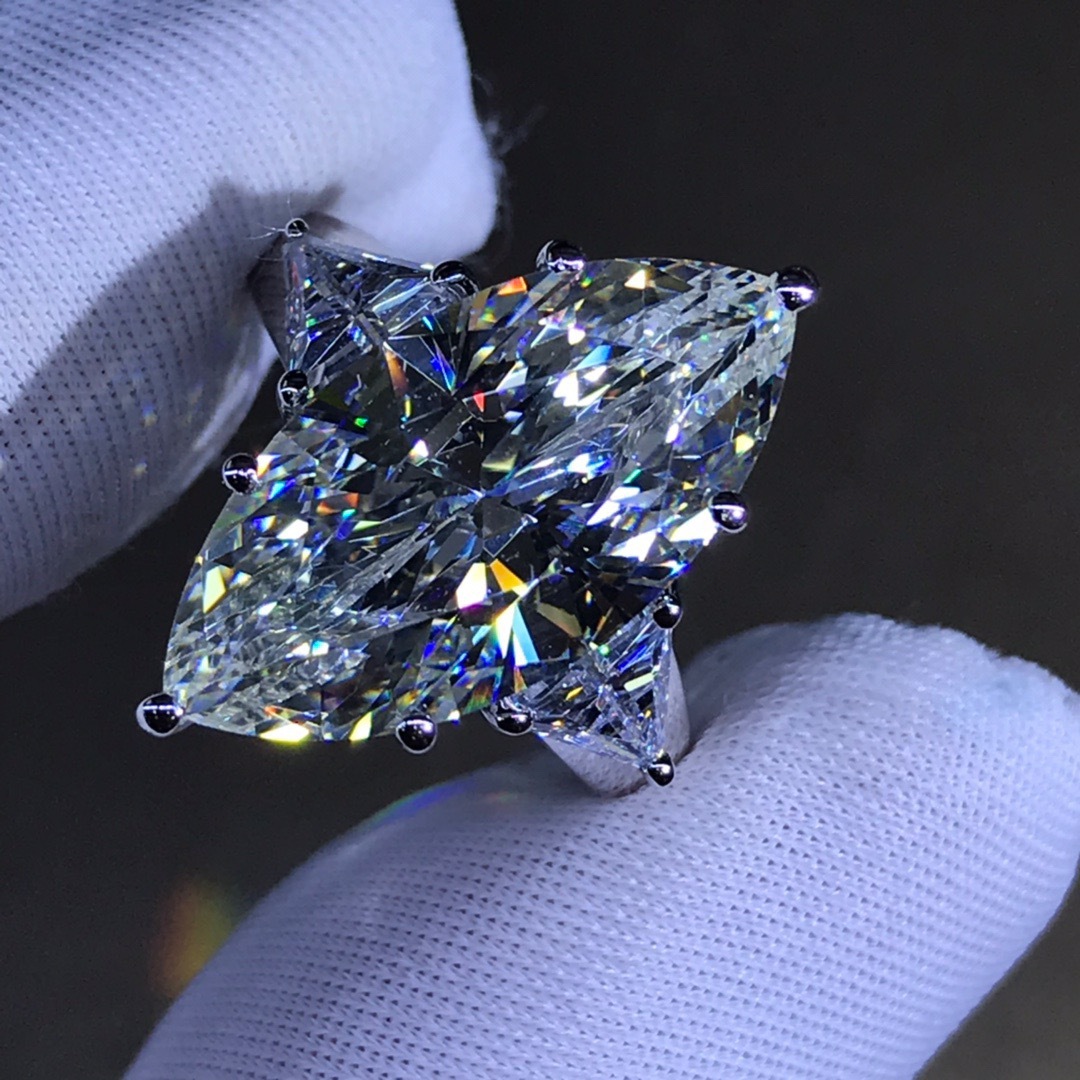 8 quilates VVS grado 3EX importado ojo caballo anillo de diamantes de alto carbono plata esterlina de cinco capas de espesor anillo galvanizado de platino