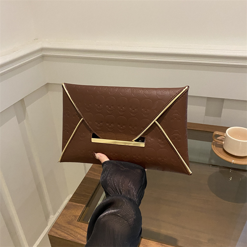 Bolsa de sobres de textura retro para mujeres 2024 otoño y invierno nuevo bolso de mano de mujer bolso de ocio de estilo extranjero bolso pequeño