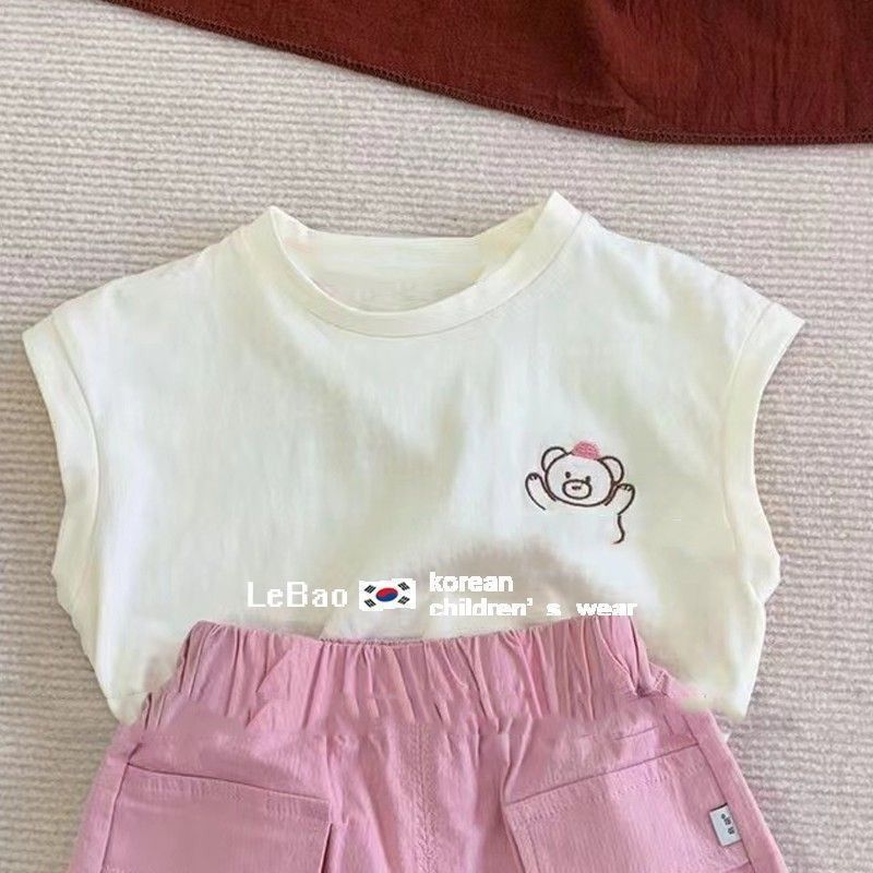 Summer unisex children's loose-fitting pure cotton sleeveless T-shirt, trendy kids' top with stylish backless design for babies and young children.