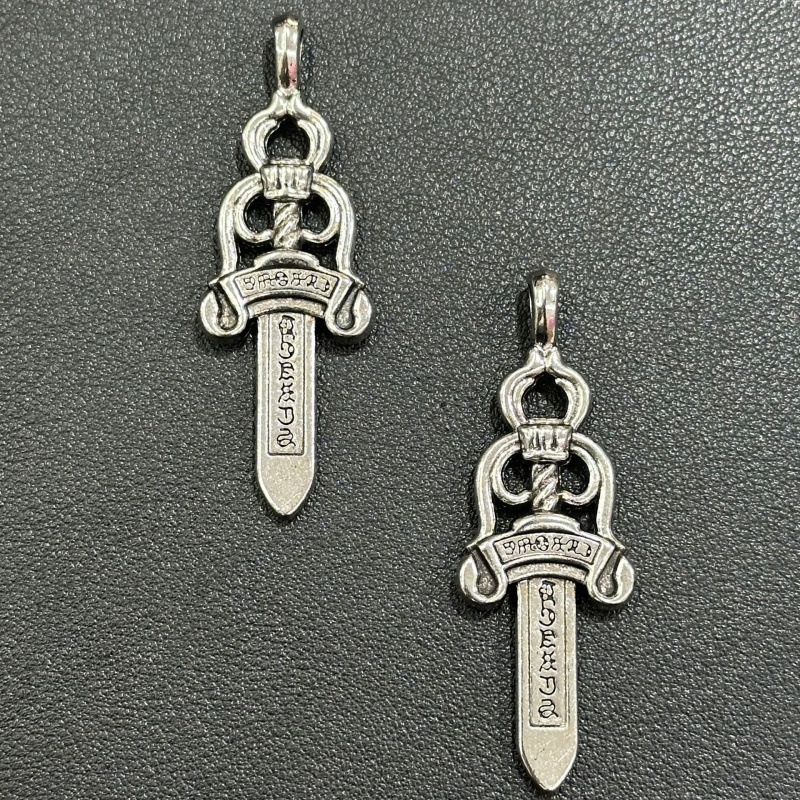 European and American Cross-Border Jewelry, Personalized Retro Fashion Large Sword Necklace Pendant, Street Punk Trendy Women's Accessory
